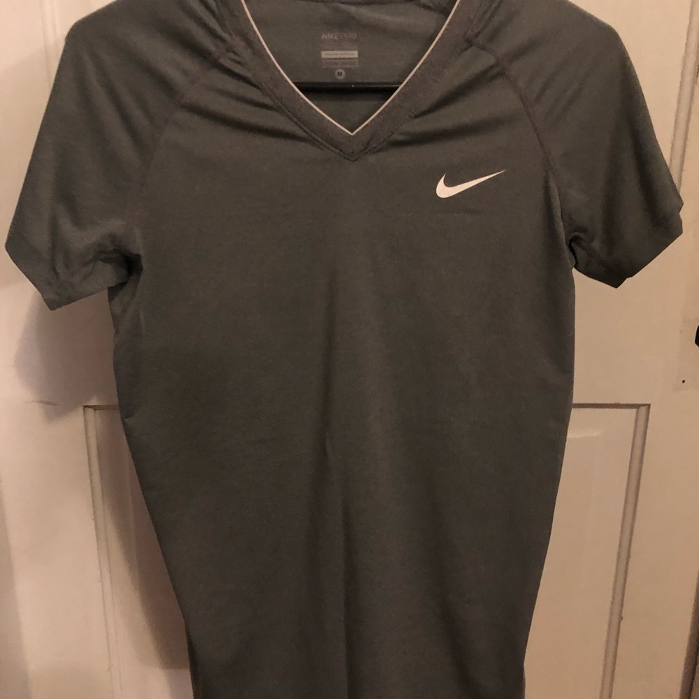 NWOT Nike Pro Combat Gray Dri-Fit T-Shirt Womens Medium